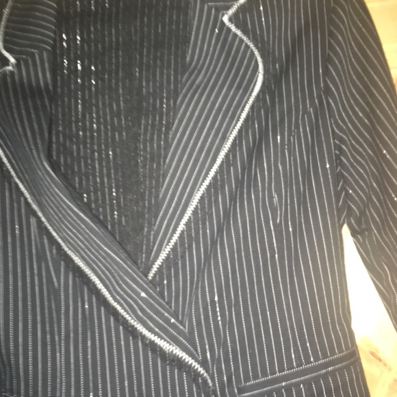 Blazer - Picture 2 of 3